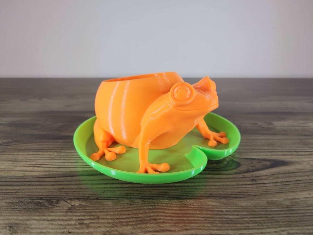 Jamie Creates 3D Printed Animal Planter Frog Orange Small on Green Saucer Frog Saucer - Select Size